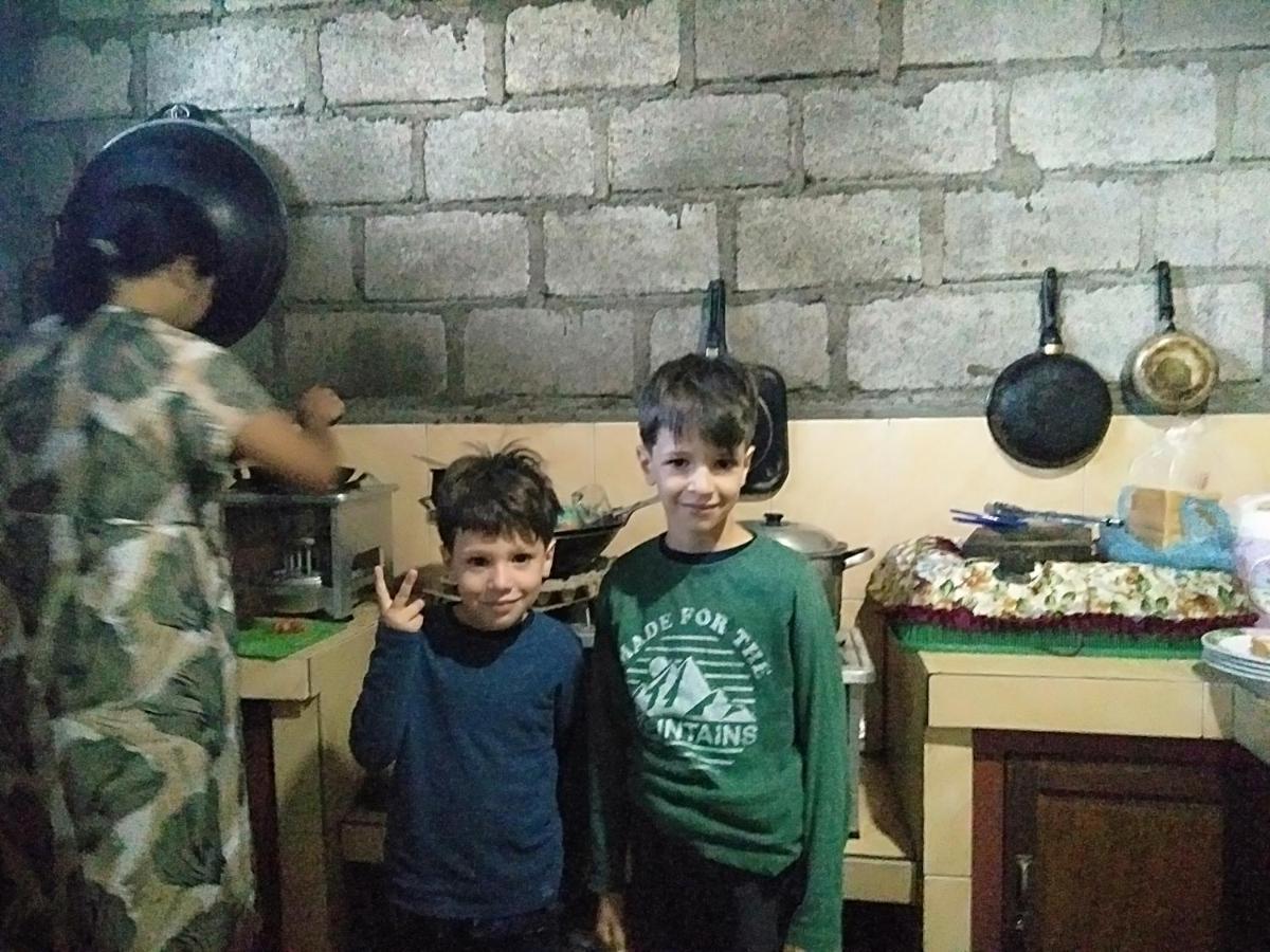 Arnolds Familly Homestay Bajawa エクステリア 写真