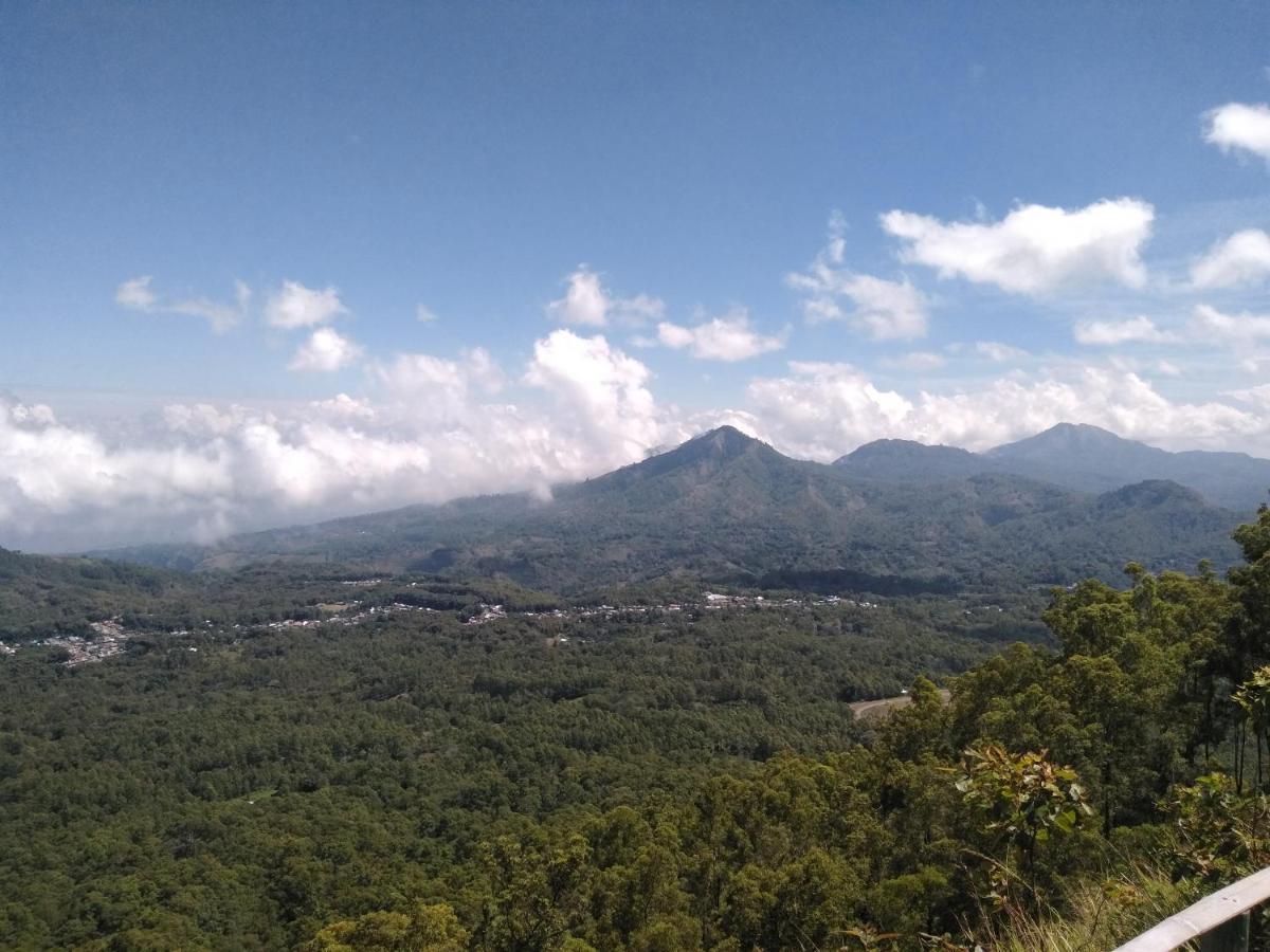 Arnolds Familly Homestay Bajawa エクステリア 写真