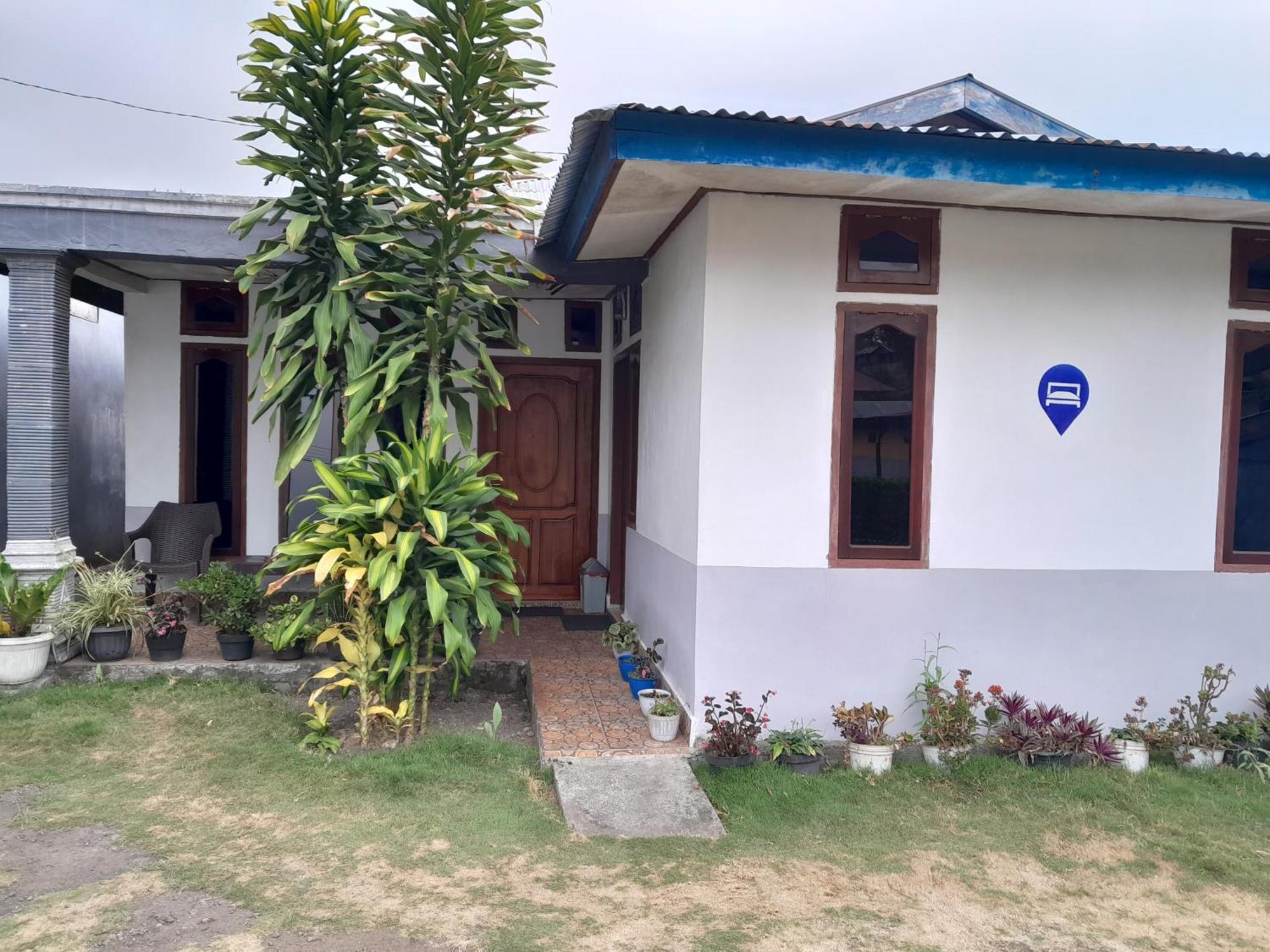 Arnolds Familly Homestay Bajawa エクステリア 写真