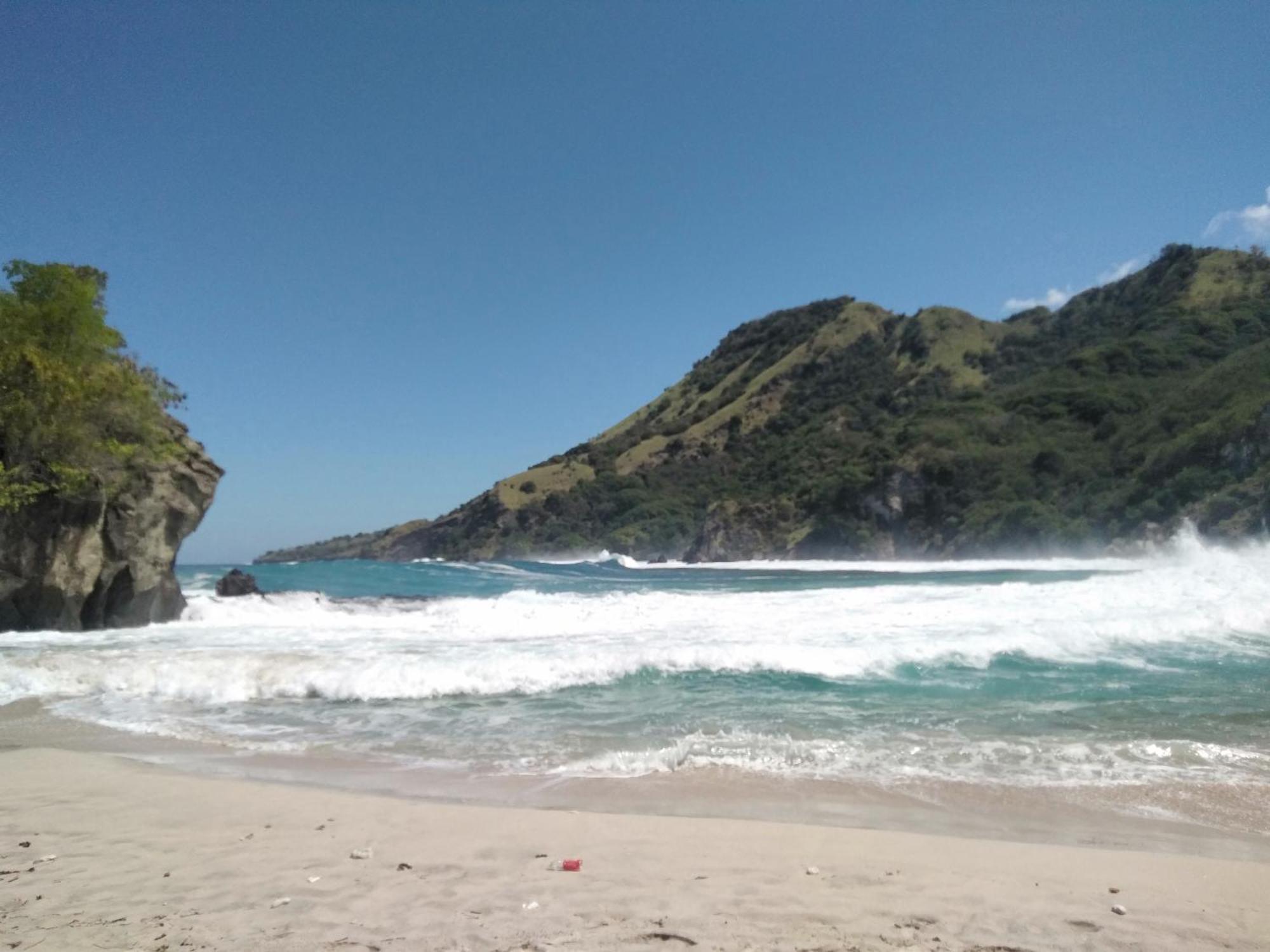 Arnolds Familly Homestay Bajawa エクステリア 写真